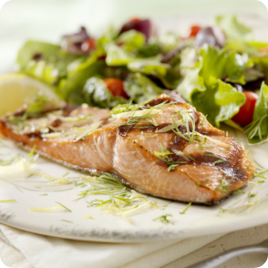 Summerlands | Mealtime image showing one of our chicken focused meals